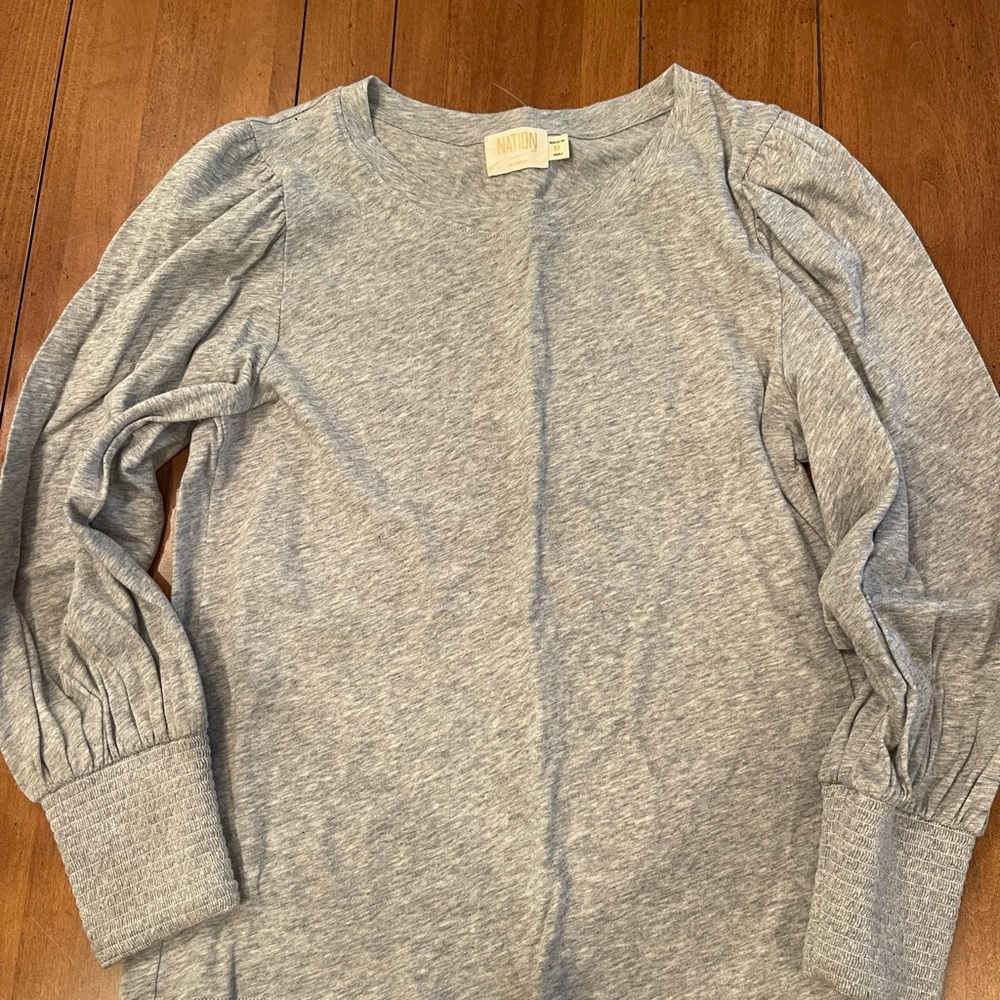 Size Medium Nation top
